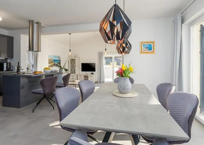 Camelia * Tar-Vabriga