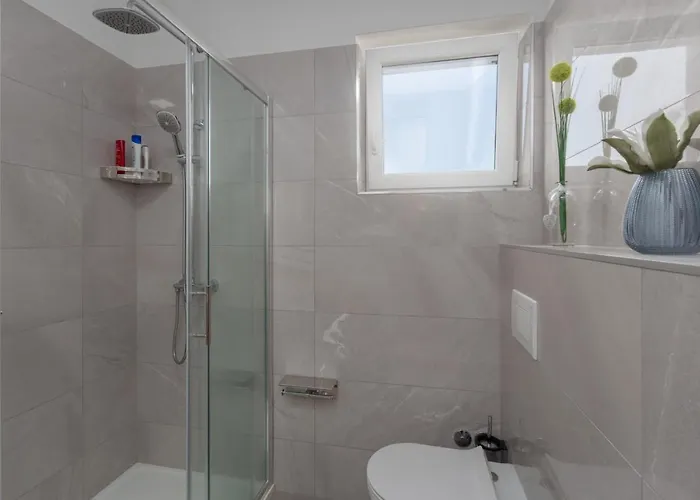 Camelia * Tar-Vabriga