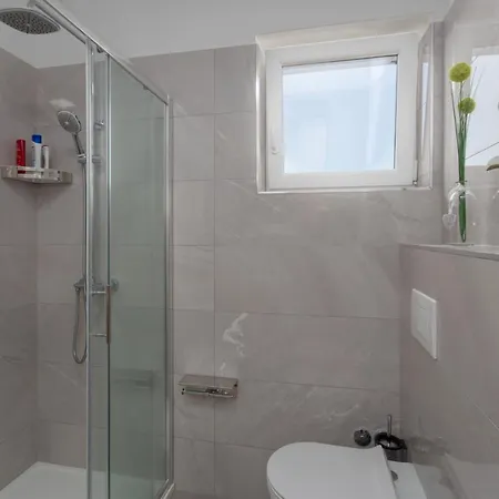 Camelia * Tar-Vabriga